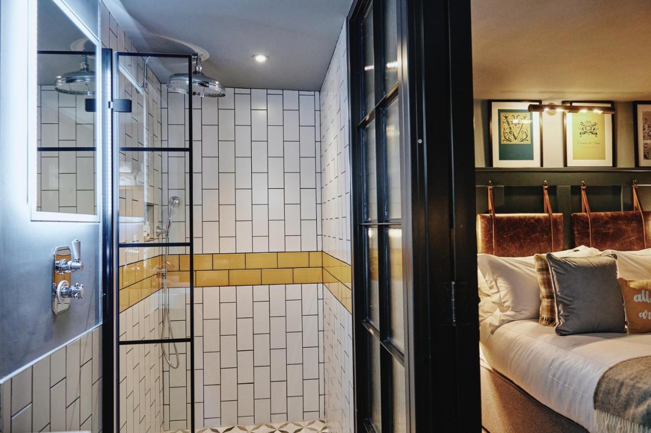 ホテル Kings Arms - Egham-Windsor エクステリア 写真