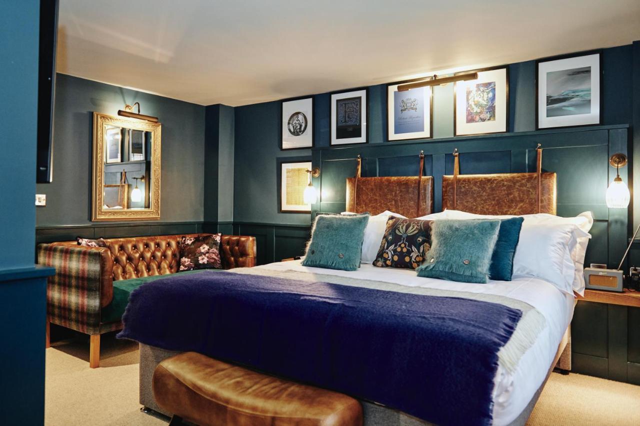 ホテル Kings Arms - Egham-Windsor エクステリア 写真